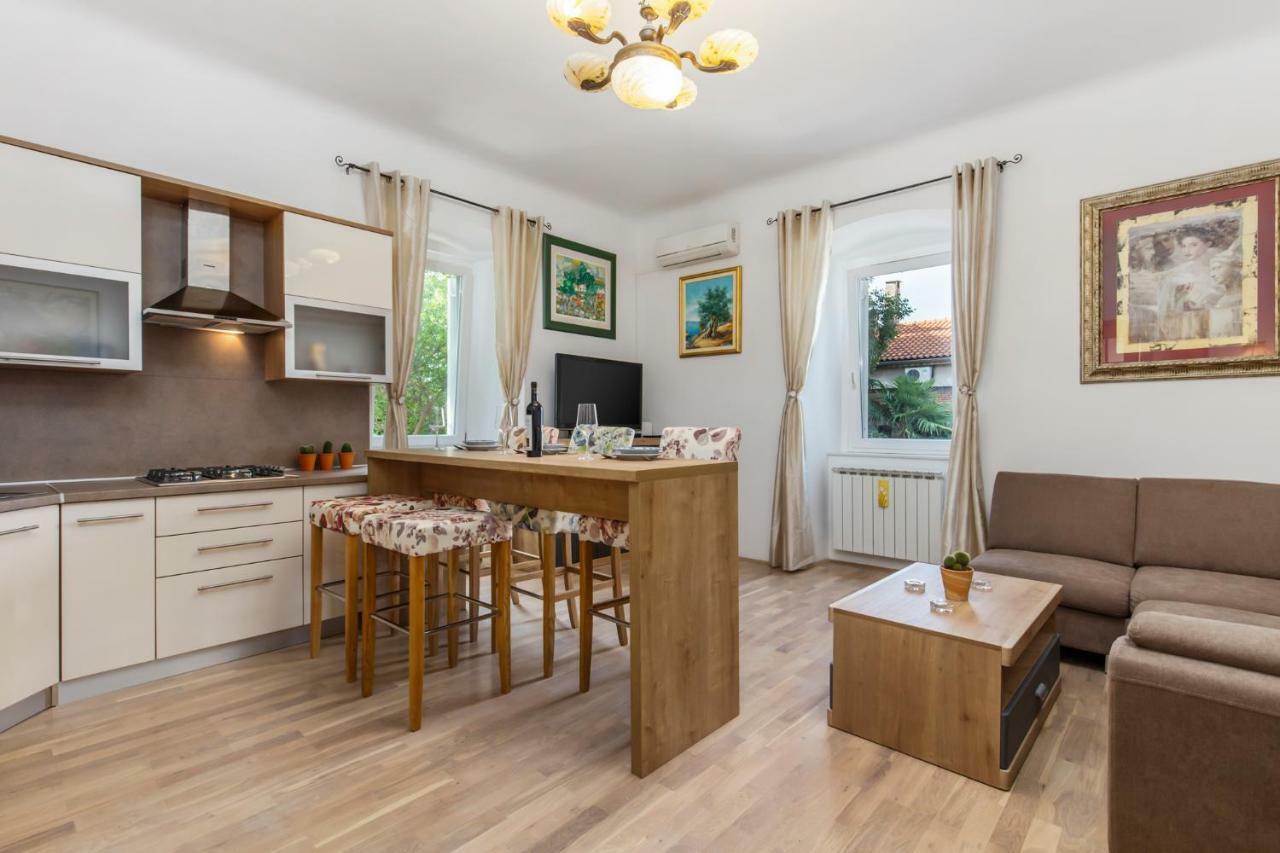 Apartman Villa Carolina Rijeka Bagian luar foto