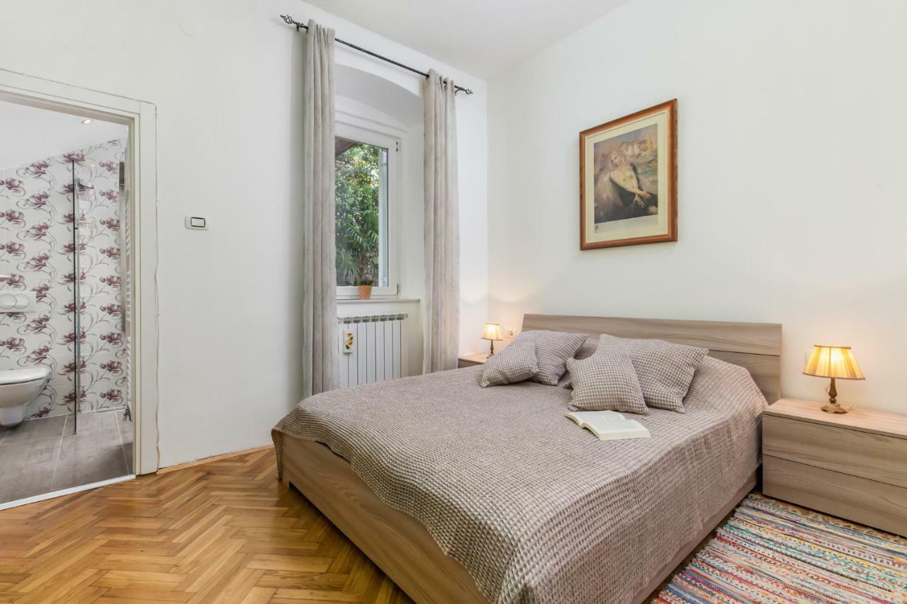 Apartman Villa Carolina Rijeka Bagian luar foto