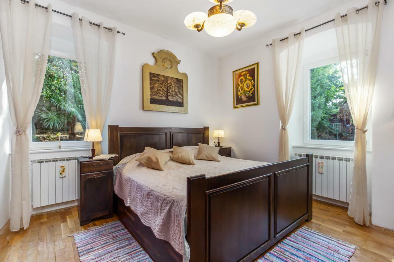 Apartman Villa Carolina Rijeka Bagian luar foto