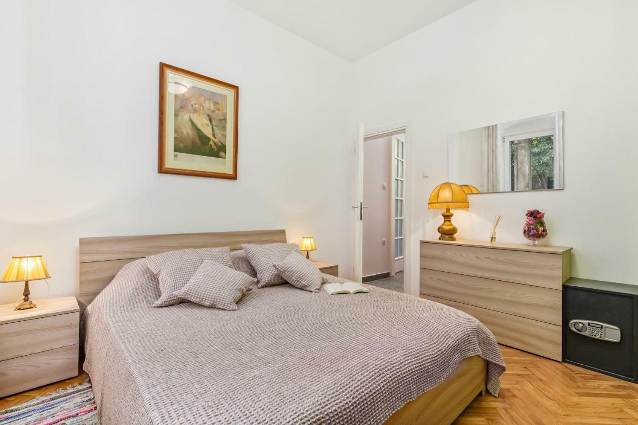 Apartman Villa Carolina Rijeka Bagian luar foto