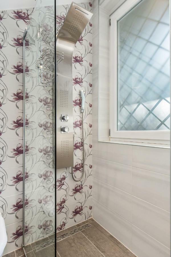 Apartman Villa Carolina Rijeka Bagian luar foto